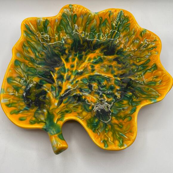 Vintage Holland‎ Mold Drip Glazed Ceramic Leaf Dish - Picture 1 of 6